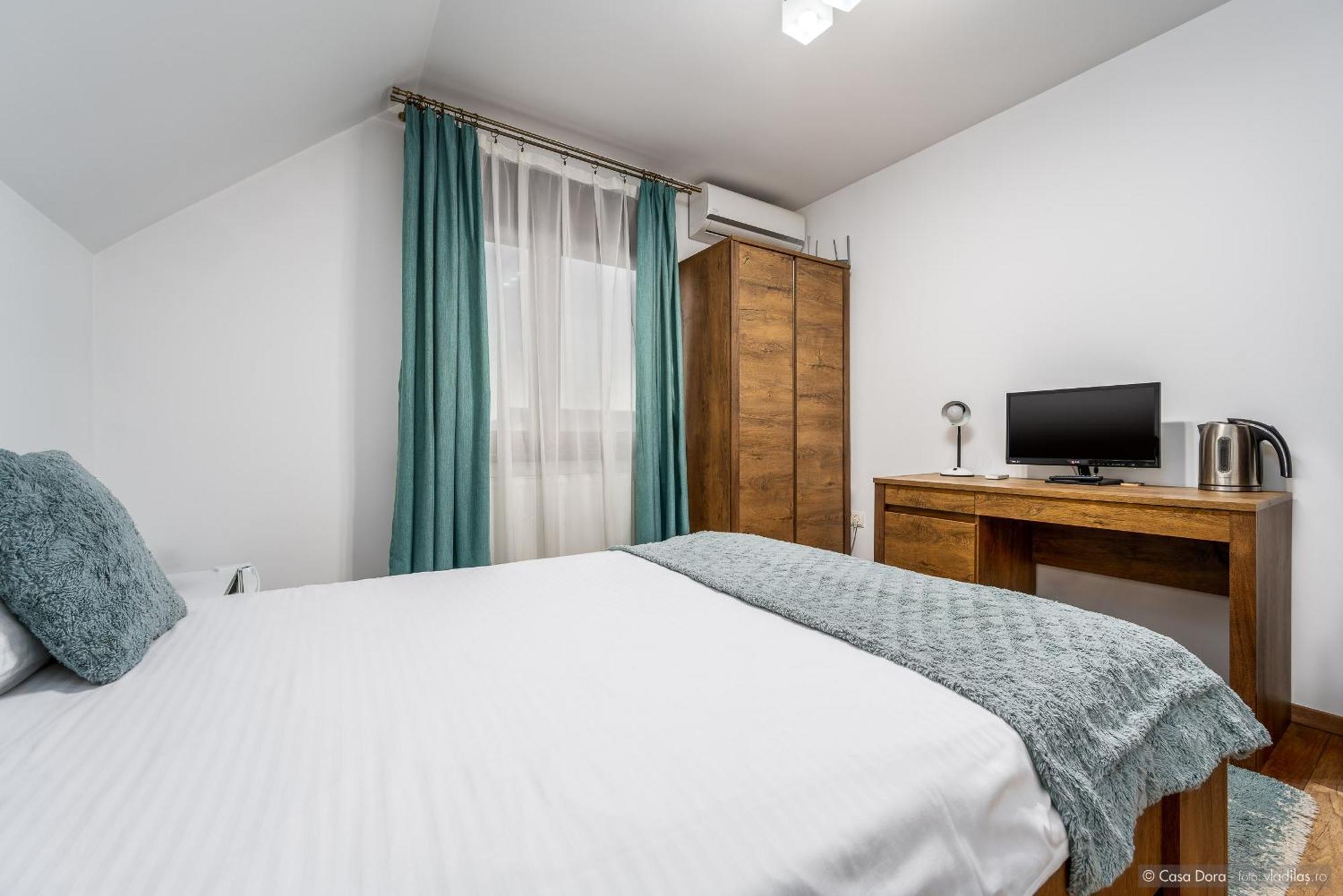 Casa Dora Hotel Suceava Bagian luar foto