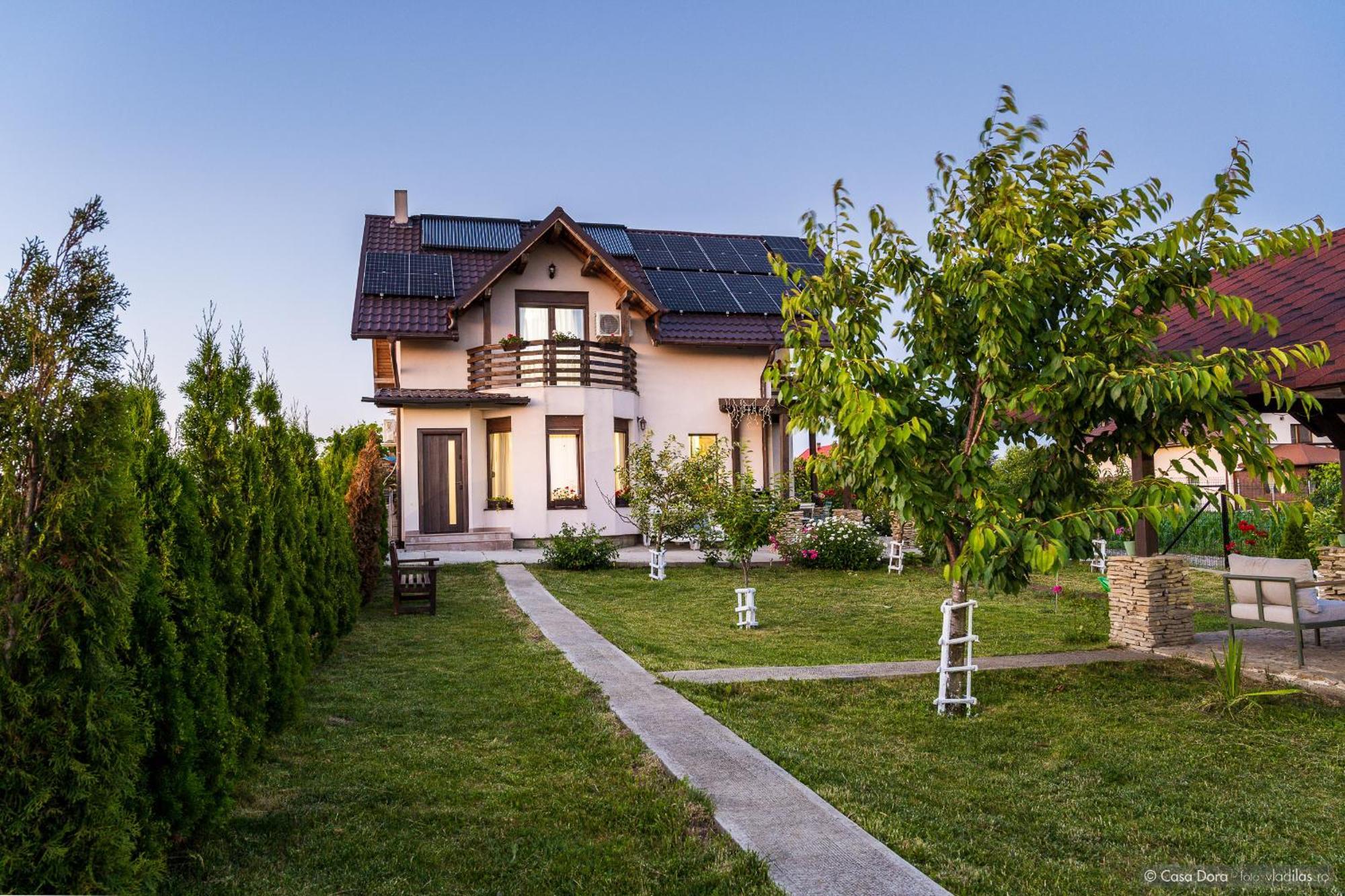 Casa Dora Hotel Suceava Bagian luar foto