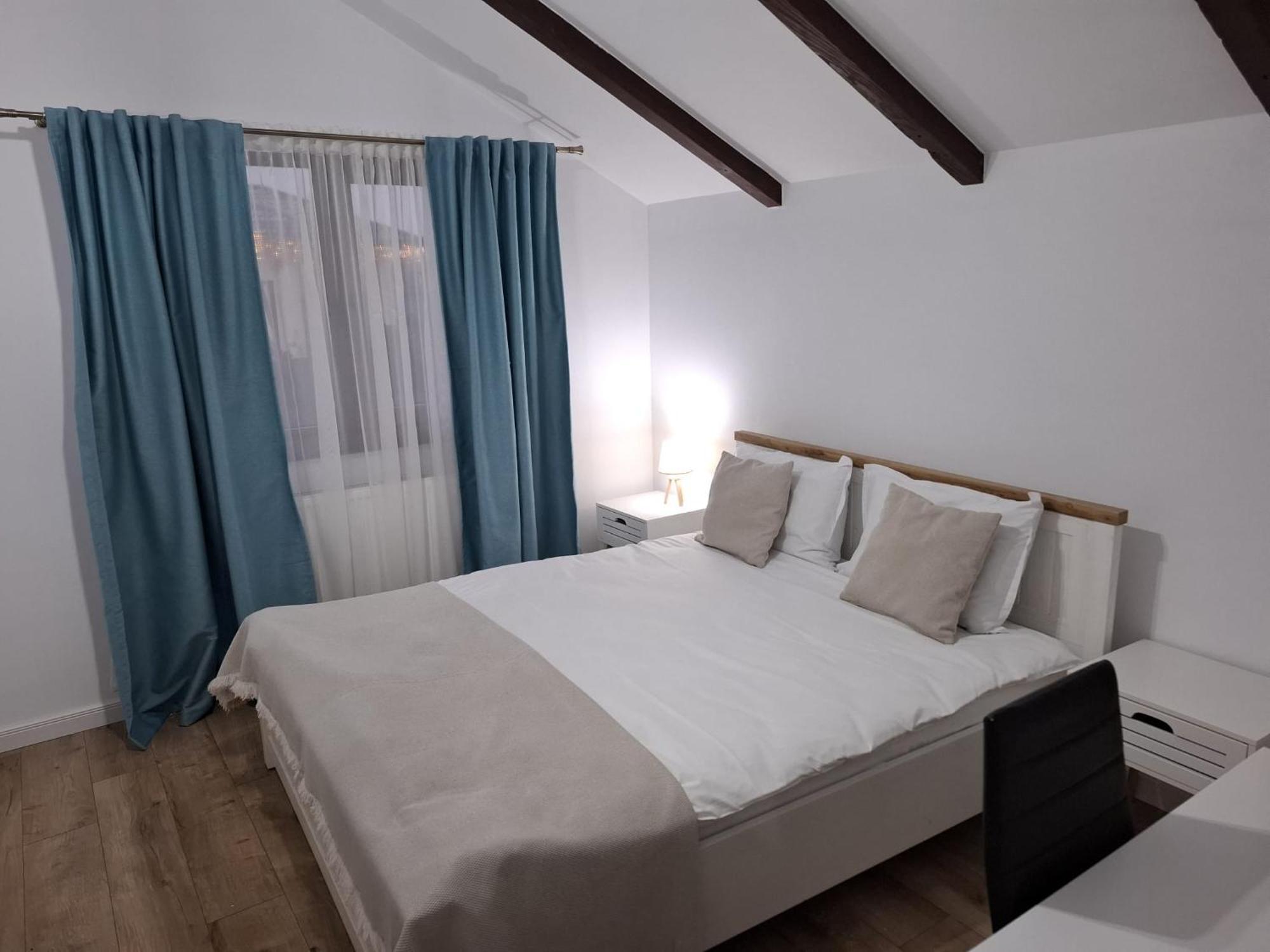Casa Dora Hotel Suceava Bagian luar foto